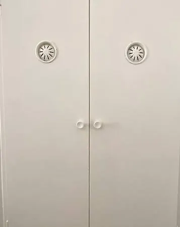 아파트 Watchtower Studio 플라카